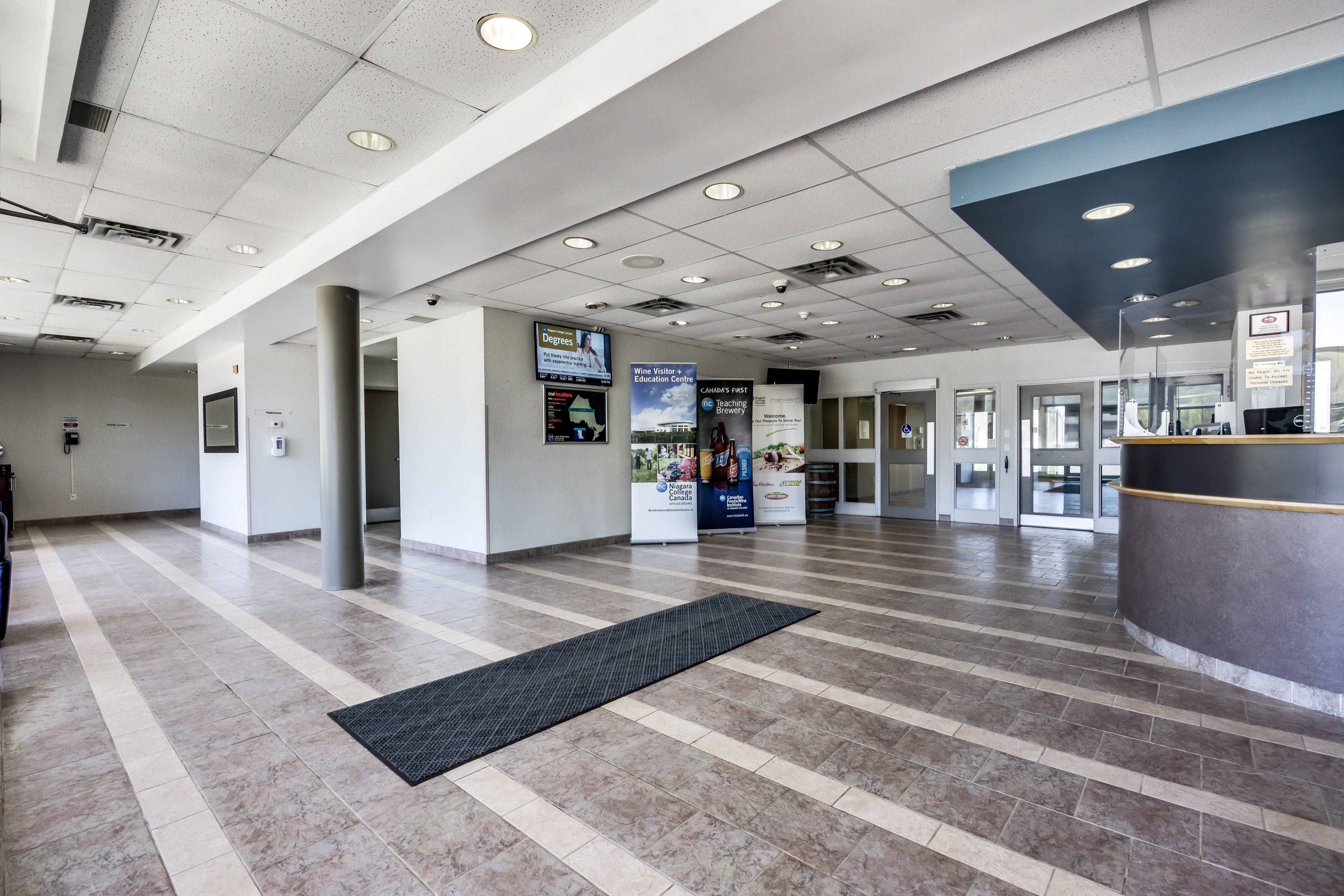 Residence & Conference Centre - Niagara-On-The-Lake Sainte-Catherine Екстериор снимка