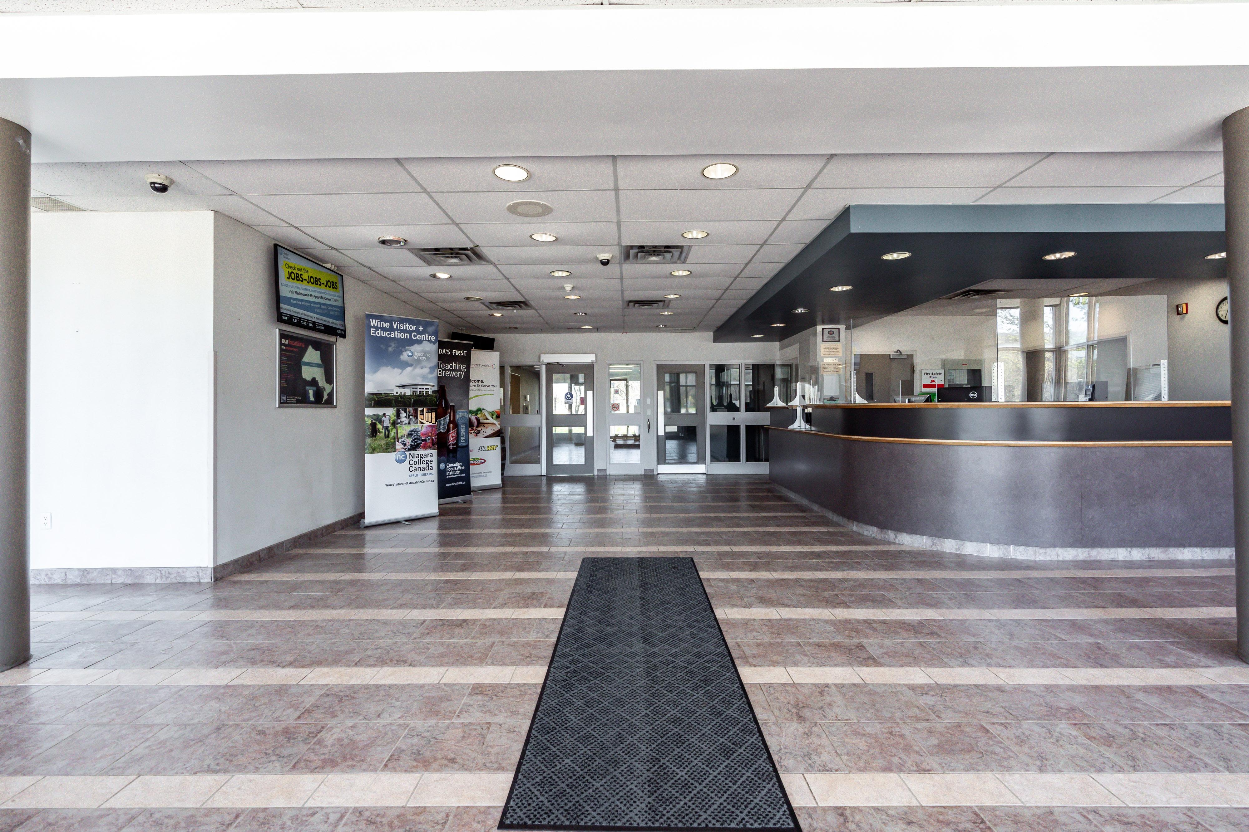Residence & Conference Centre - Niagara-On-The-Lake Sainte-Catherine Екстериор снимка