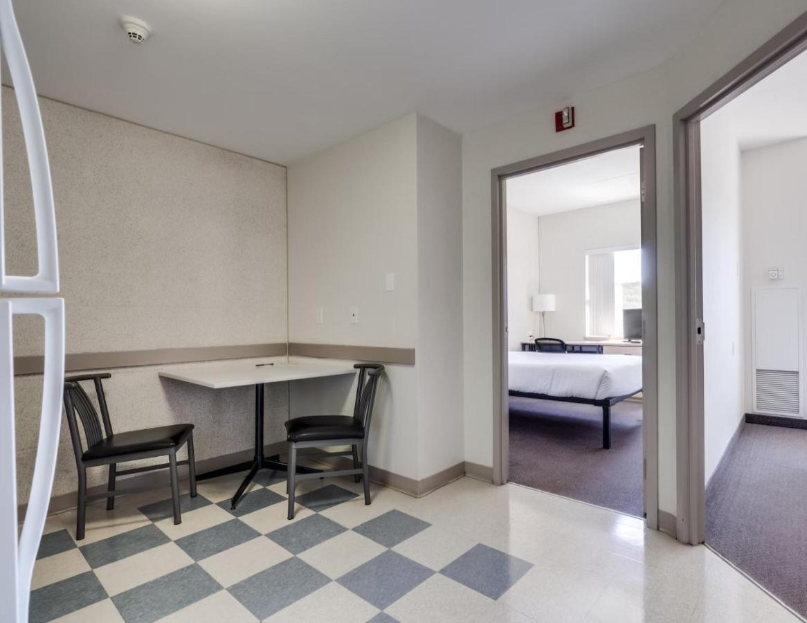 Residence & Conference Centre - Niagara-On-The-Lake Sainte-Catherine Екстериор снимка