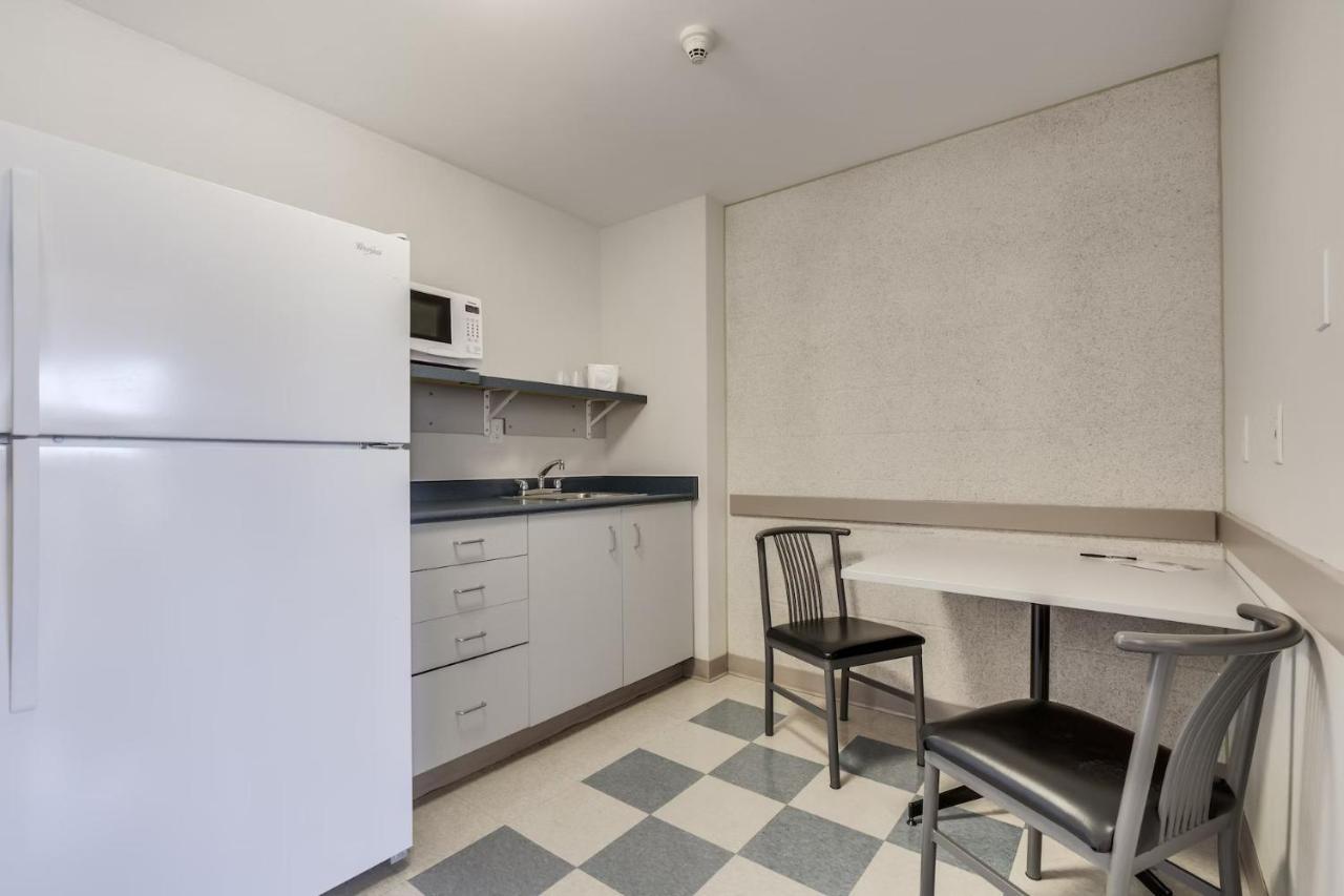 Residence & Conference Centre - Niagara-On-The-Lake Sainte-Catherine Екстериор снимка