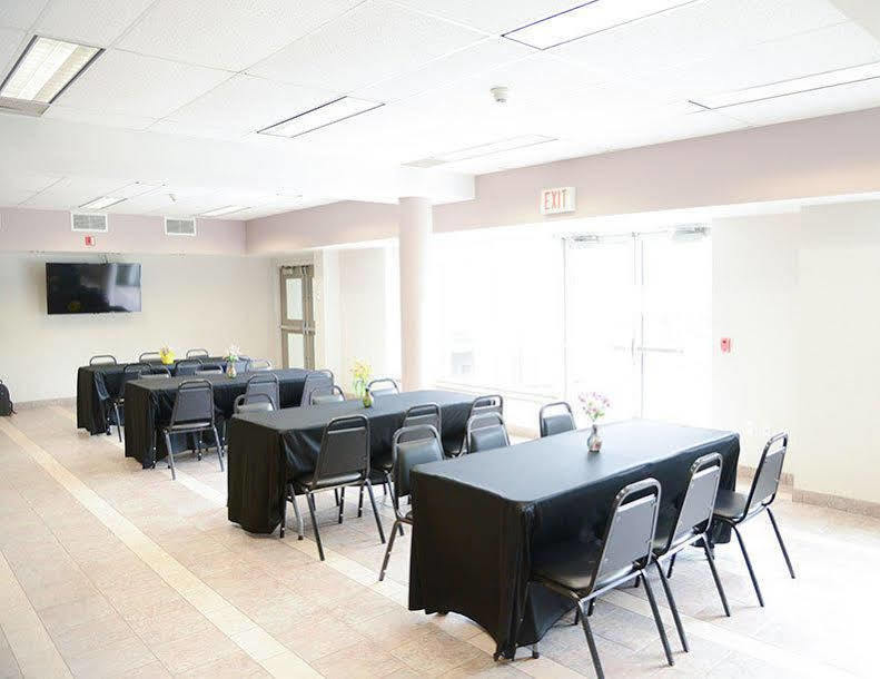 Residence & Conference Centre - Niagara-On-The-Lake Sainte-Catherine Екстериор снимка