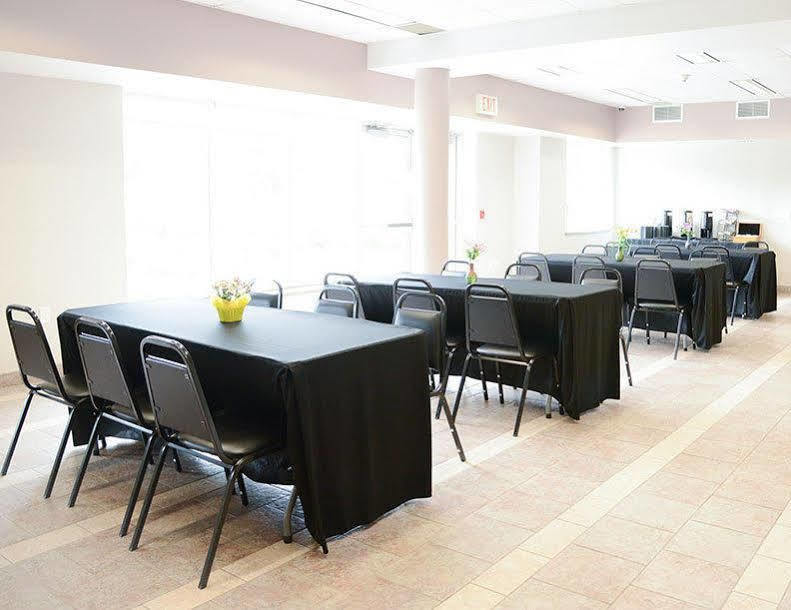 Residence & Conference Centre - Niagara-On-The-Lake Sainte-Catherine Екстериор снимка